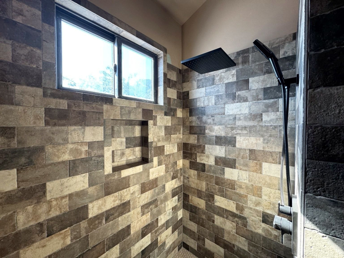 Bathroom 5, Purple Sage Place, Washington