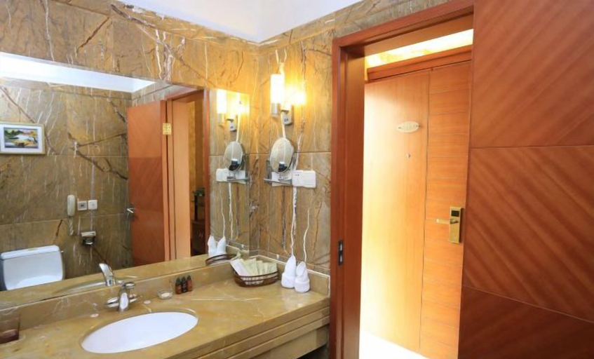 Bathroom 3, Yun Yin Nanshan, Chongqing