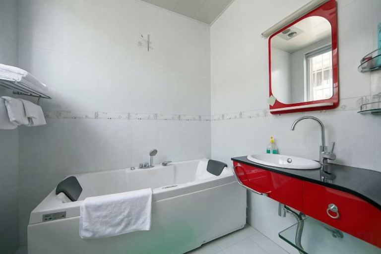 Bathroom, Dali Ancient City Xiaoqiang Craft Theme Homestay, Dali Bai