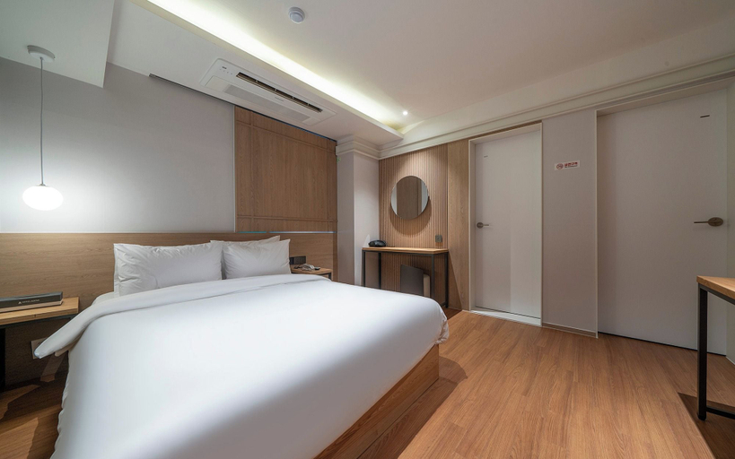 Bedroom 4, Busan Yongho-dong Athena Hotel, Nam