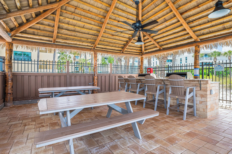 Food & Drinks 5, Sea Shell by Beachside Management, Sarasota