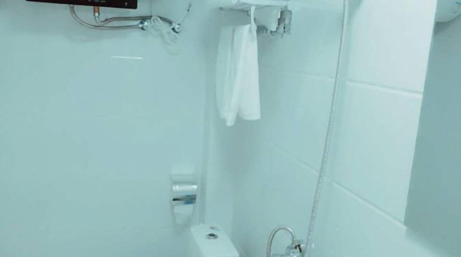 Bathroom, Zaozhuang Jingxuan Inn, Zaozhuang