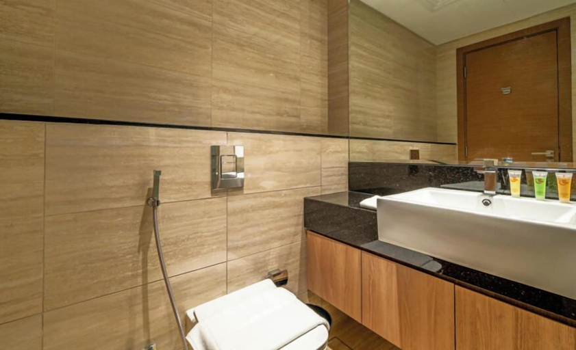 Bathroom, Modern Studio Living at Missoni, Dubai