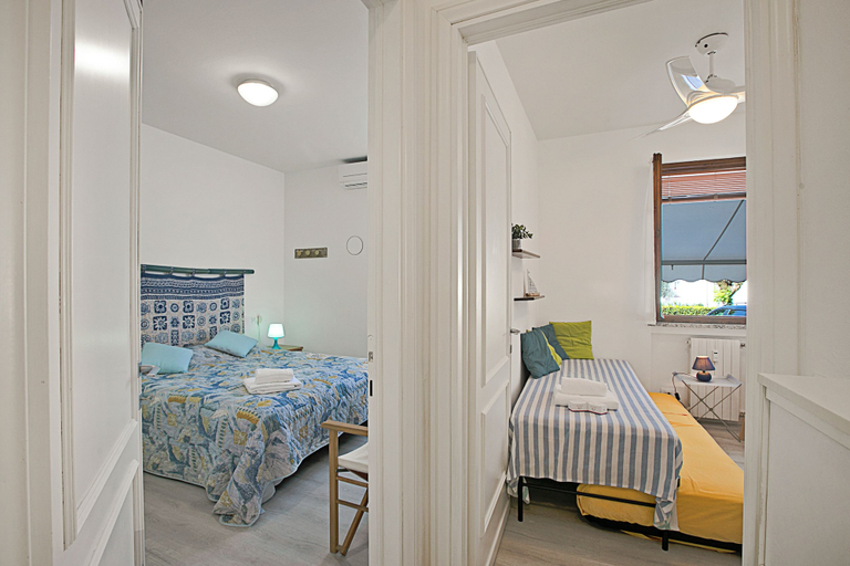 Room 4, Elizabeth House-100m Lake & Priv.parking, Brescia