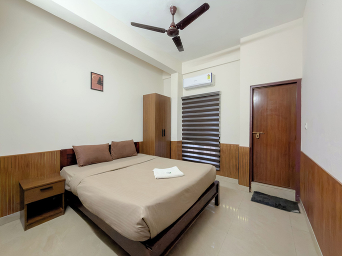 Room 3, CASA GRAND, Ernakulam