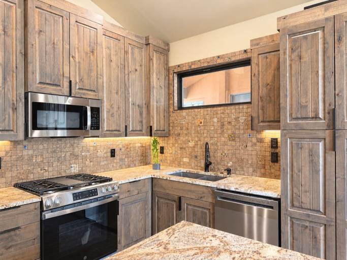 Private kitchen, Purple Sage Place, Washington