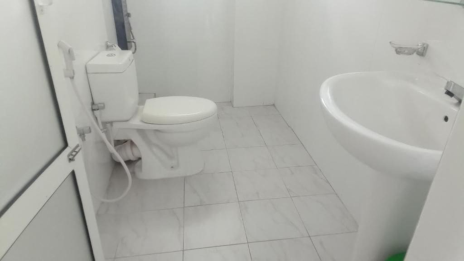 Bathroom 2, kindomgate, Harispattuwa