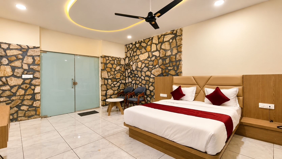 Room 3, Divydrashti Resorts, Vadodara