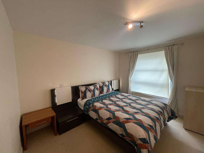 Room 5, 3 Bed Flat - Sleeps 6 - Parking - Wifi, Aberdeen