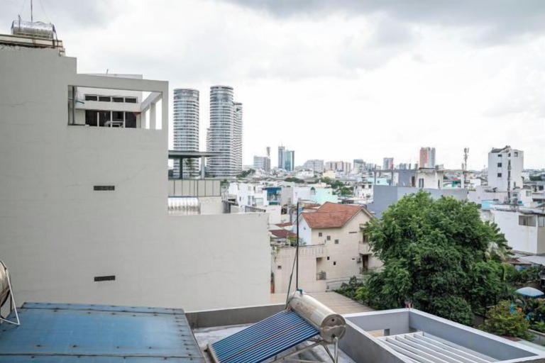 Property grounds, The Manor 2 studio- free rooftop pool and free pick up for 5 nights, Ho Chi Minh City