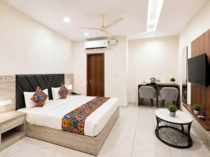 Room 4, FabHotel K9 Regency, Sahibzada Ajit Singh Nagar