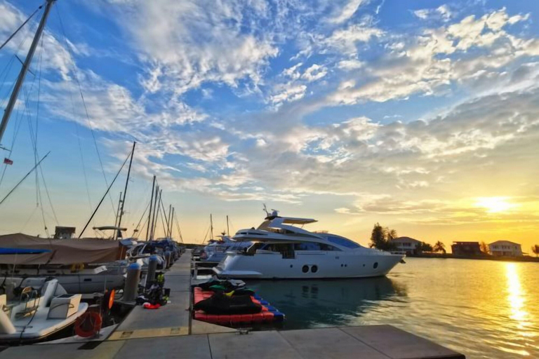 Marina 4, PD Admiral Cove Private Unit - Up to 4 Pax, Port Dickson