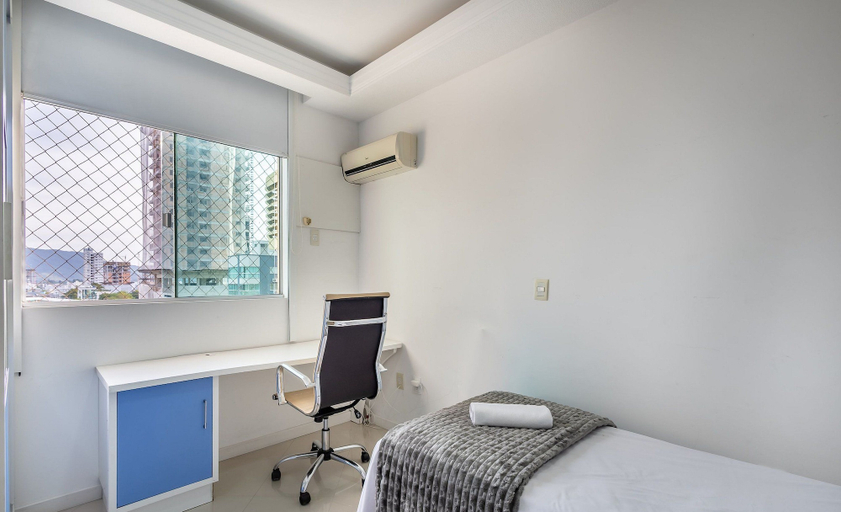 Room 3, Stay Steps From the sea in Meia Praia - VIM, Itapema
