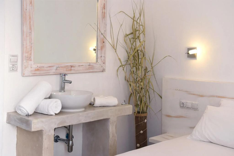 Bedroom 3, Porto Naoussa, South Aegean