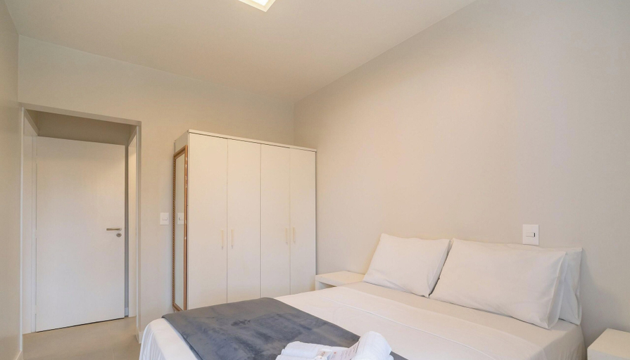 Room 4, Beachfront Apt in Full-service Condominium Rit206, Florianopolis