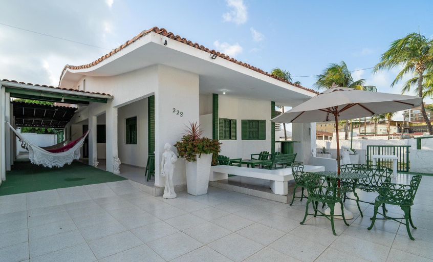 House w. 5-br and Pool 200m From the Beach Fpl0228, Cabedelo