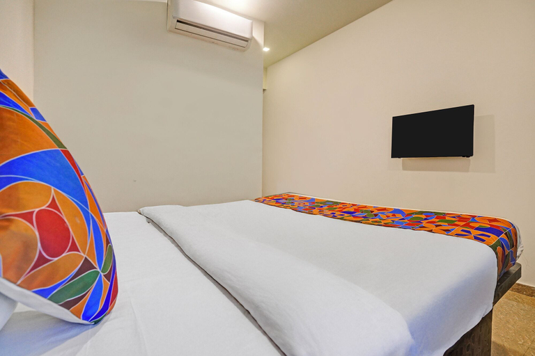 Room 4, FabHotel Mid Way, Gandhinagar