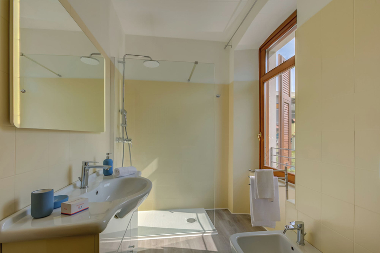 Bathroom 5, Boutique Terrace Apartment In The Center, Trento