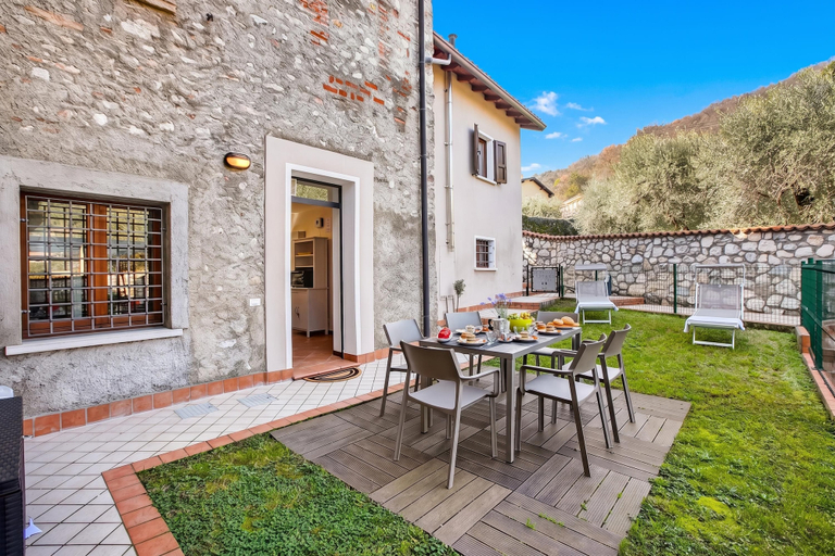 Primary image, Toscolano Olive House, Brescia