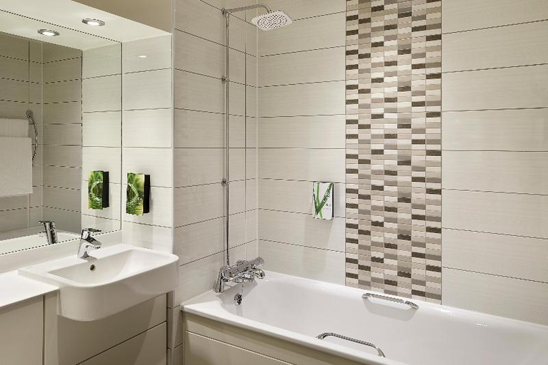 Bathroom 5, Taunton Ruishton (M5, J25), Somerset