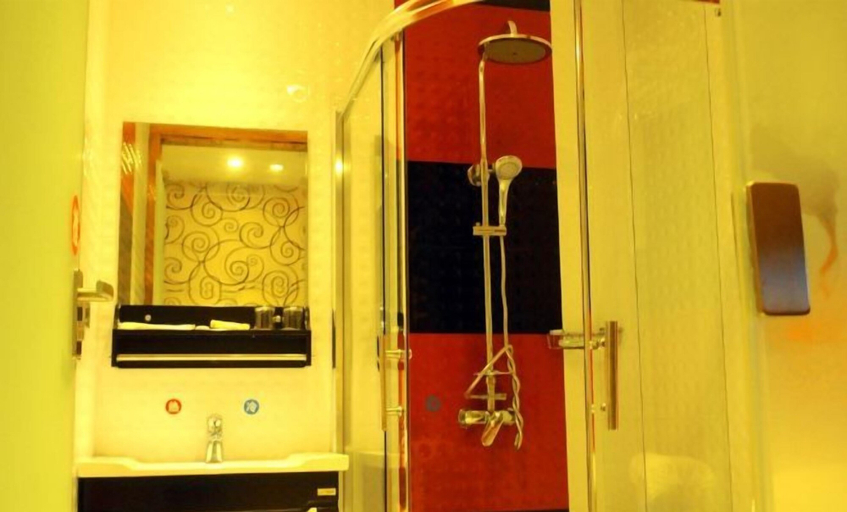 Bathroom 4, Haoting Motel, Wenzhou