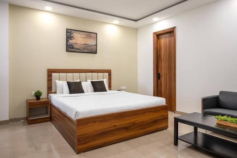 Room 2, Wandr Hotel Golf Course Road, Gurgaon