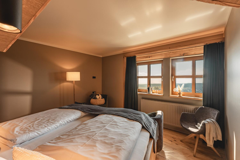 Bedroom 2, Hotel Fichtelberghaus - ganz oben im Erzgebirge, Erzgebirgskreis