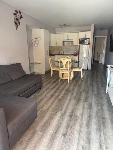Living area 3, Las Americas 1-bed Apt, Sleeps 5, Pool, Parking, Santa Cruz de Tenerife
