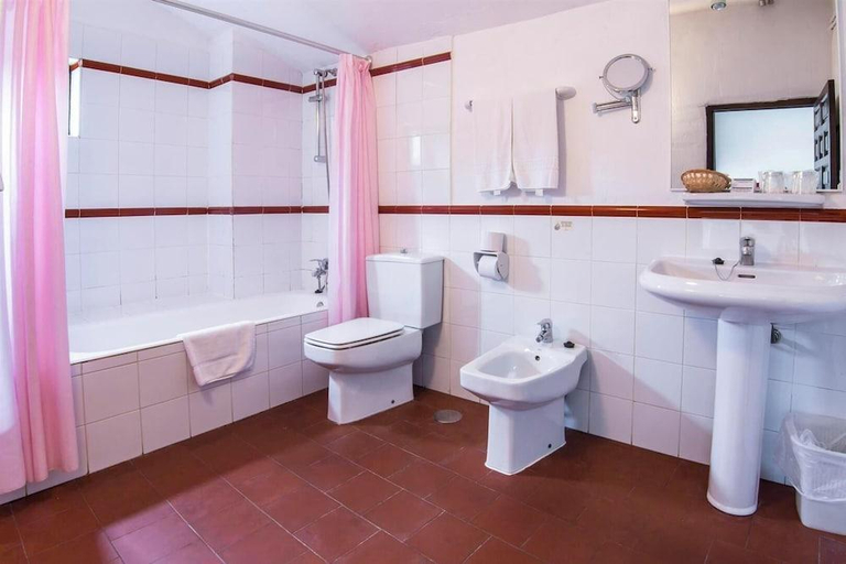 Bathroom 3, Posada de San José, Cuenca