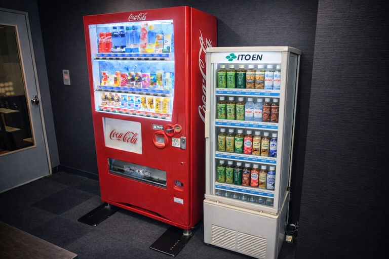 Food & Drinks 5, Capsule Hotel Block Room, Kita