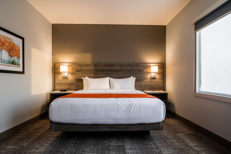 Room 3, Amsterdam Inn & Suites Grand Falls, an Ascend Collection Hotel, Victoria