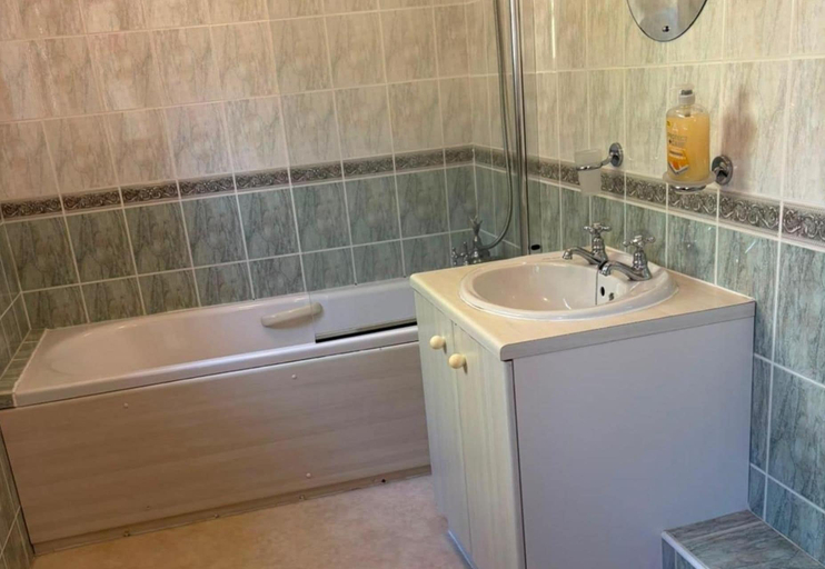 Bathroom 3, Links Retreat Porthpean Golf Cottage, Cornwall