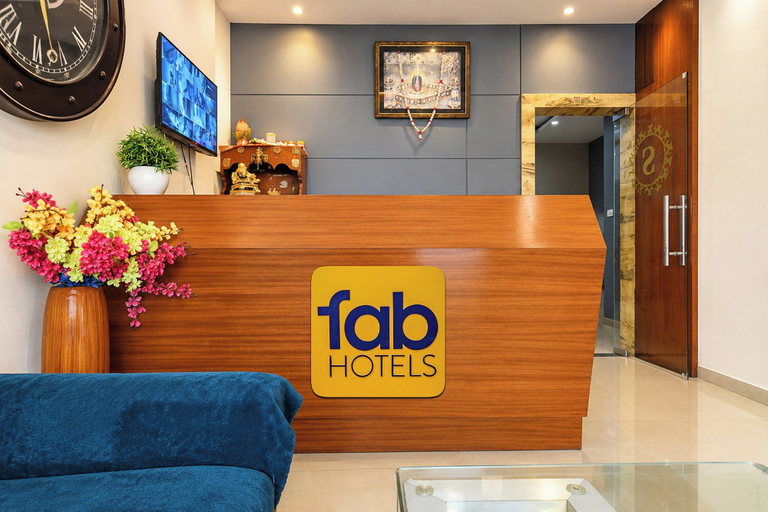 Reception 5, FabHotel Shivom, Indore
