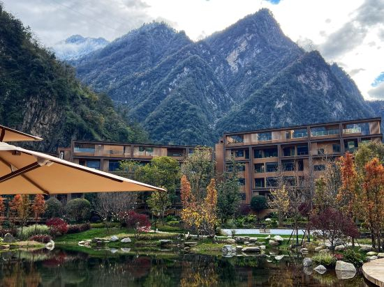 Hotel Exterior, Ya'an Shimian Chuantou Howard Johnson Hot Springs Resort Hotel, Ya'an