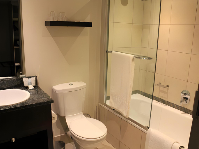 Bathroom, Peermont Metcourt Khoroni, Thohoyandou, Vhembe