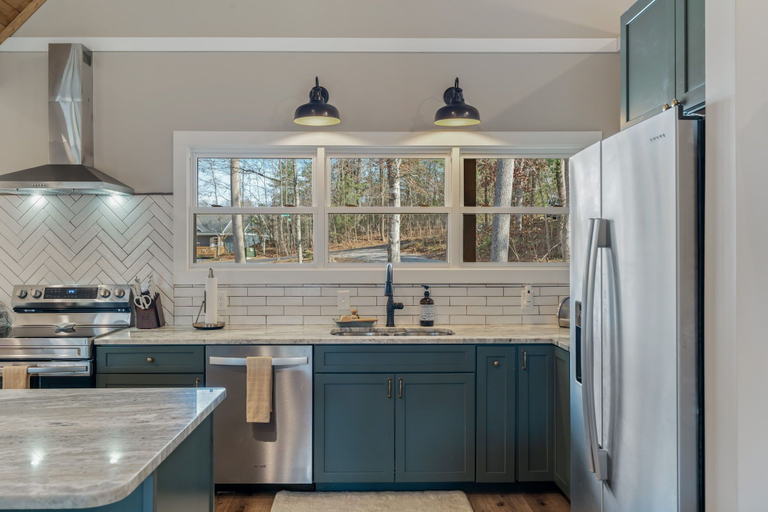 Private kitchen 2, Mcdonald Lakeside Cottage, Sevier