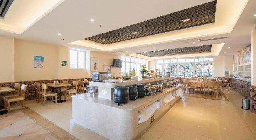 Food & Drinks 5, Vienna International Hotel (Sanya High-speed Railway Station), Sanya