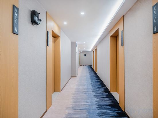 Others, Yilong Anyue Hotel, Honghe Hani and Yi