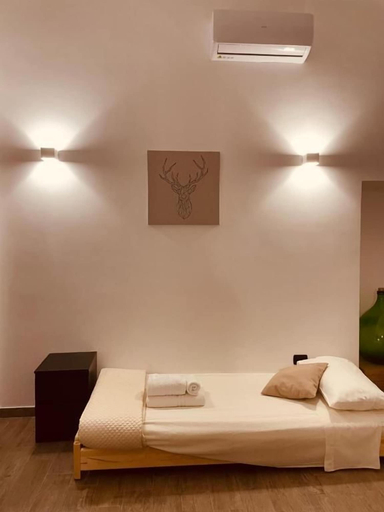 Bedroom 3, L angolo delle bugie, Bari