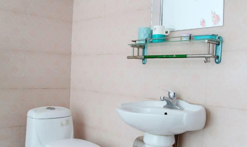 Bathroom, Fushun Shenghui Apartment, Fushun