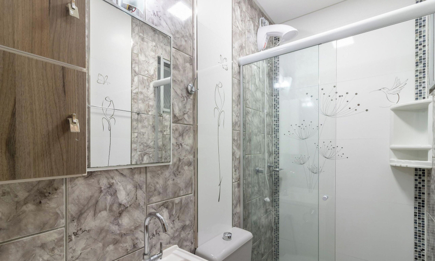 Bathroom, Apts in a Building 180m From the Beach in Balneario Camboriu - Rajs, Balneário Arroio do Silva