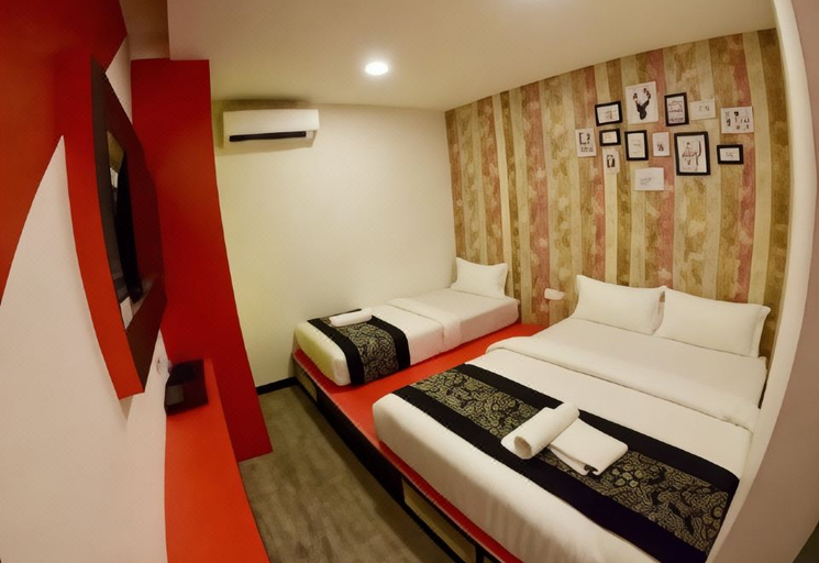 Bedroom 2, Mango Inn, Semporna