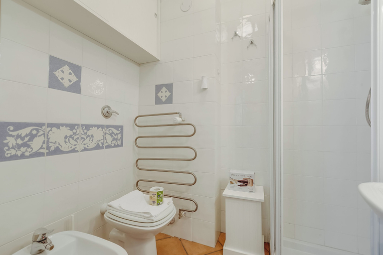 Bathroom 3, Casa Regia, Torino
