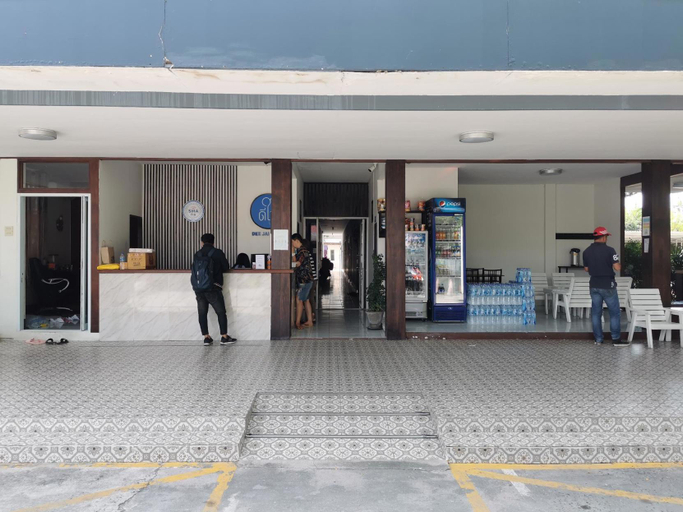 Exterior & Views 2, Deejai hotel, Muang Chon Buri