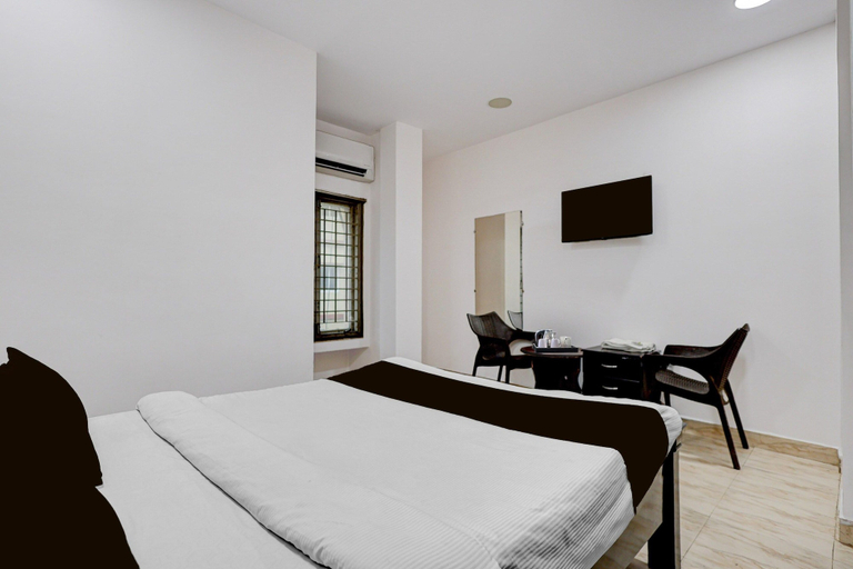 Room 4, Suite Hotel Aditya Grand, Guntur