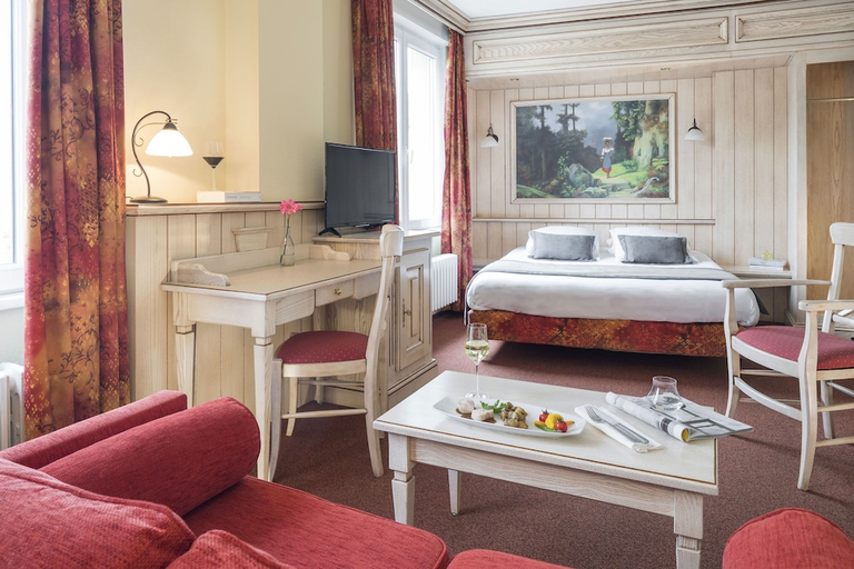Bedroom 2, Hotel Restaurant Le Bristol, Bas-Rhin