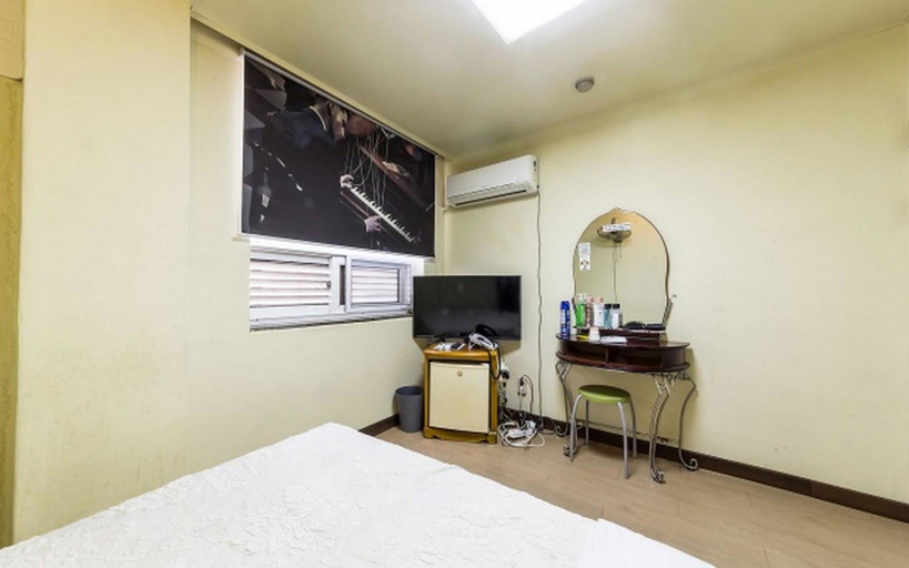 Bedroom 4, Chuncheon Metro, Chuncheon