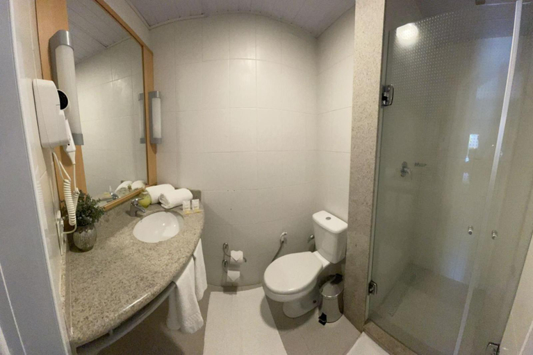 Bathroom 3, Hotel Oeste Plaza, Andradina