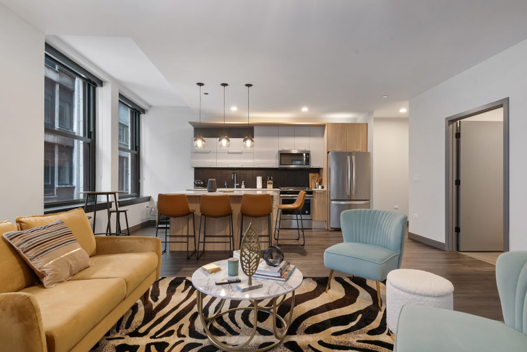 Room 5, Central Location Exclusive Apts for Large Groups, Cook