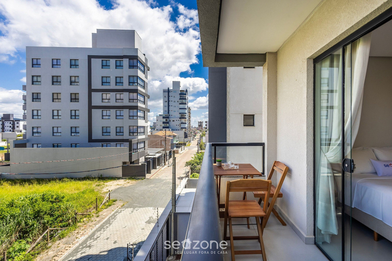 Outdoor dining, Feel the sea Breeze in This Condominium 220m From the Beach - Ibhs, Barra Velha